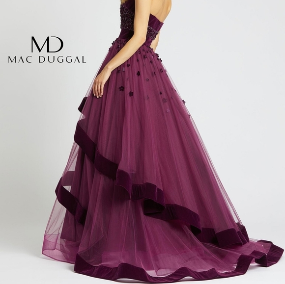 Mac Duggal Plum Velvet Trim 3D Floral Gown - US 4 - Picture 2 of 15